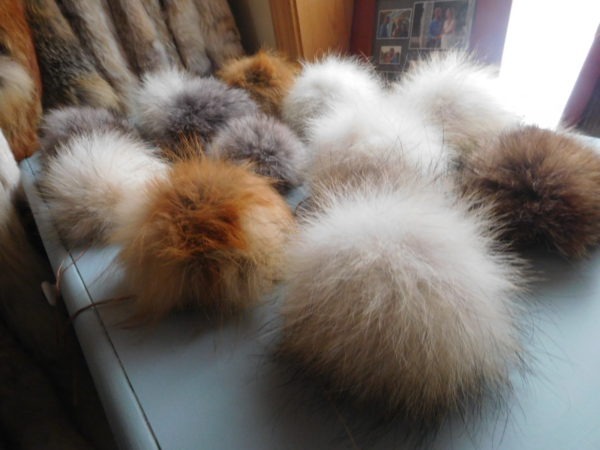 5'' and 4'' Beaver Fur Pom Pom  Parent and child matching combo pack - Image 2